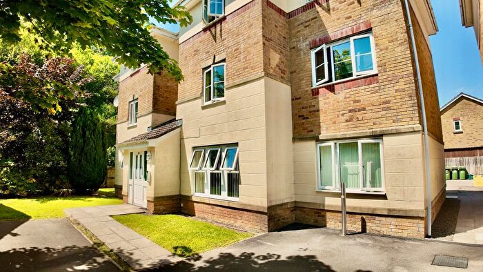 2 Bedroom Flat For Sale In Coed Celynen Drive, Abercarn, NP11