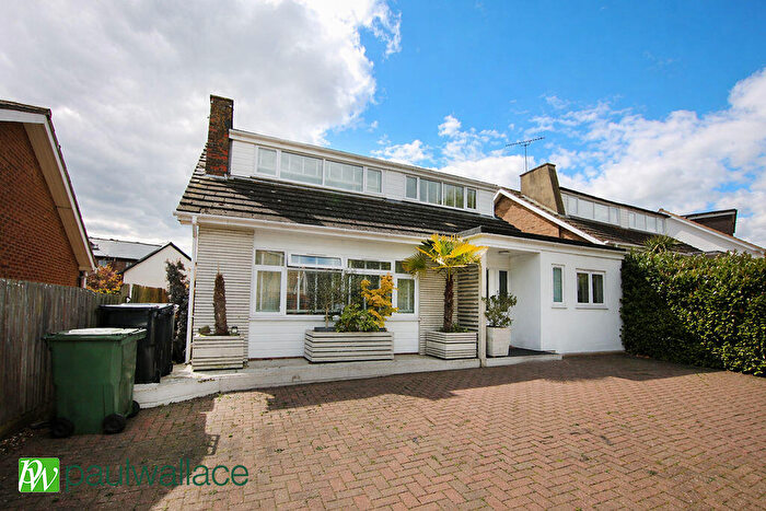 4 Bedroom Detached House For Sale In Holbeck Lane, West Cheshunt, EN7