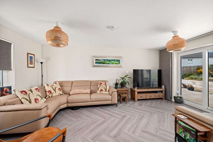 3 Bedroom Detached House For Sale In Macalpine Place, Dundee, DD3