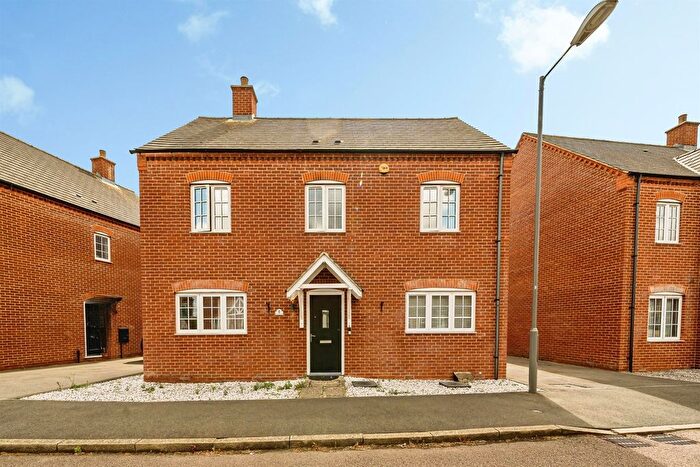 4 Bedroom Detached House For Sale In Calville Gardens, Aylesbury, HP18