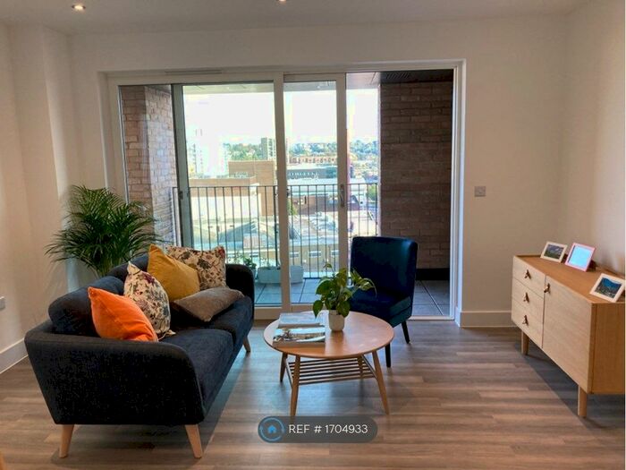 3 Bedroom Flat To Rent In Citrine House, London, NW9