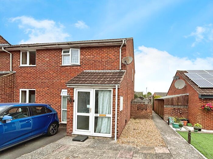 2 Bedroom Terraced House For Sale In Meadow Lane, Westbury, BA13