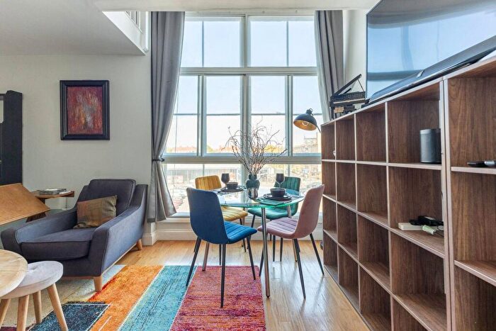 2 Bedroom Flat For Sale In Whitechapel Road, Whitechapel, London, E1