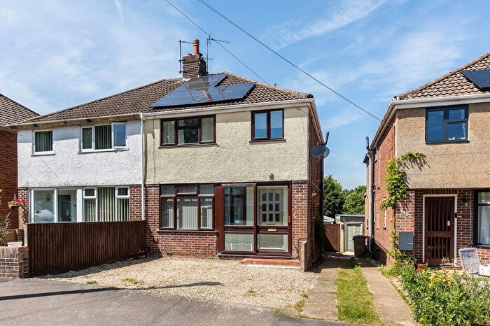 3 Bedroom Semi-Detached House For Sale In Bagley Close, Kennington, OX1