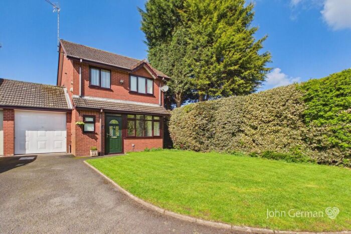 3 Bedroom Link Detached House For Sale In The Brandons, Stafford, ST17