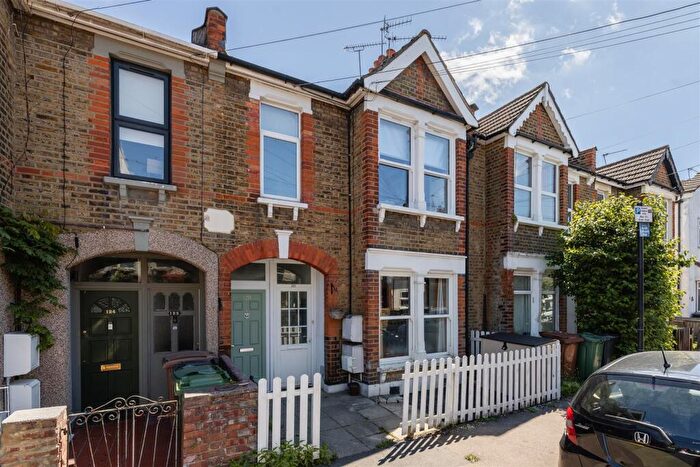 2 Bedroom Flat For Sale In St Johns Road, Walthamstow, E17