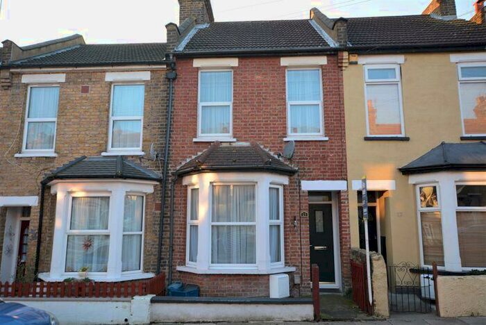 2 Bedroom Terraced House To Rent In Chinchilla Road, Southend-On-Sea, SS1