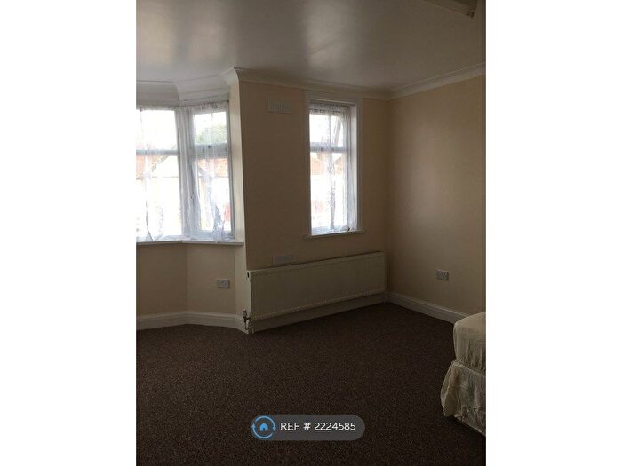 1 Bedroom Maisonette To Rent In Thurlby Road, Wembley, HA0