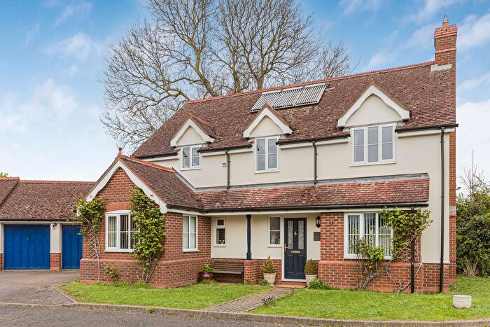 4 Bedroom Detached House For Sale In Duncots Close, Ickleford, SG5