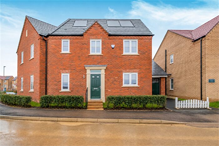 3 Bedroom Semi-Detached House To Rent In Bedroom Semi Detached House In Kingfisher Drive, Upton, Northampton, NN5