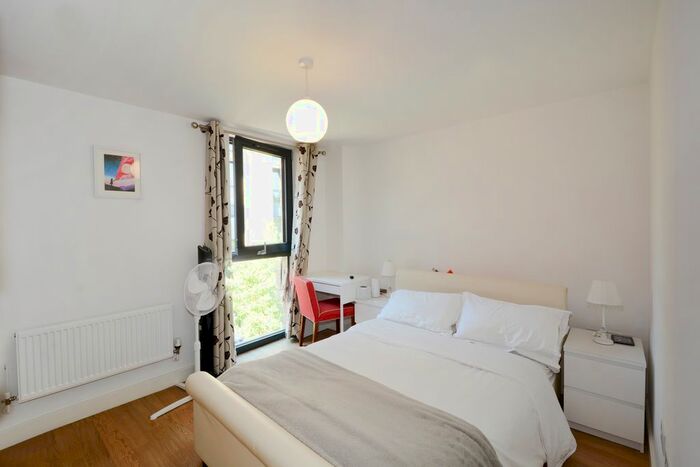 1 Bedroom Flat To Rent In Albatross Way, London, SE16