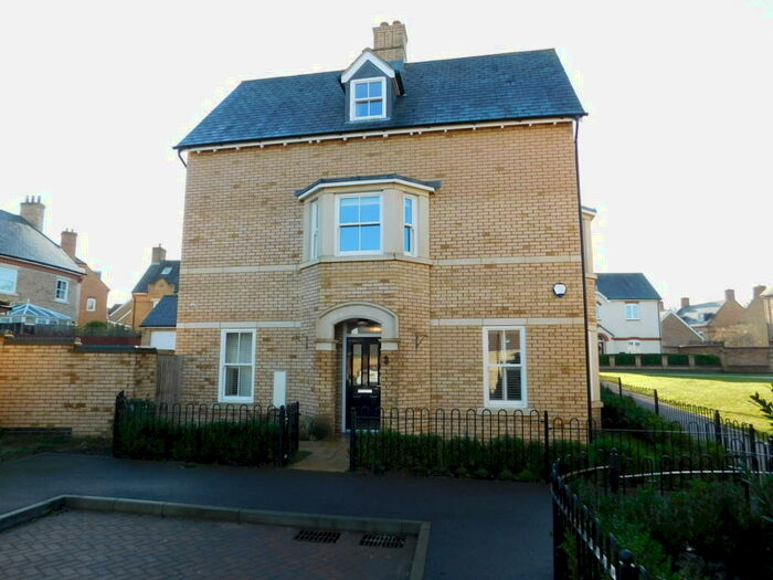 4 Bedroom Detached House To Rent In Burton Close, Fairfield, SG5