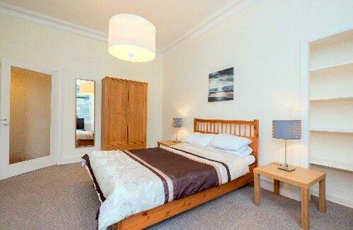 2 Bedroom Flat To Rent In Dalkeith Road, Edinburgh, EH16