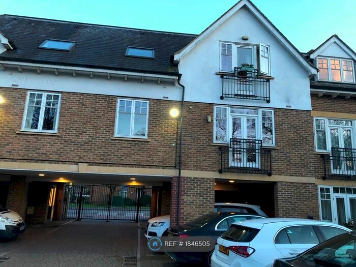 2 Bedroom Flat To Rent In Kingston Vale, London, SW15