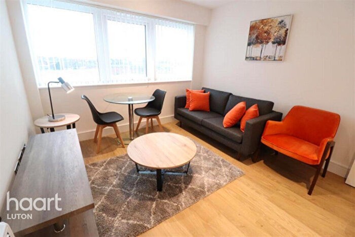 2 Bedroom Apartment To Rent In Laporte Way, Luton, LU4
