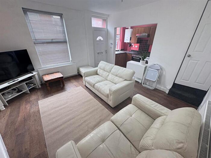 3 Bedroom Terraced House To Rent In Thornville View, Hyde Park, Leeds, LS6