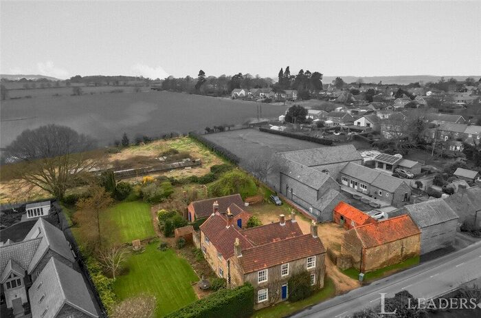 6 Bedroom Detached House For Sale In The Cedars, Low Road, Barrowby, NG32