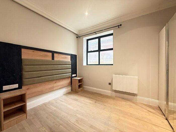 1 Bedroom Flat To Rent In High Street The Parade, Watford, WD17