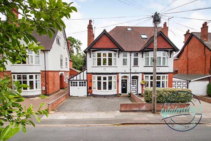 4 Bedroom Semi-Detached House For Sale In Styvechale Avenue, Earlsdon, Coventry, CV5