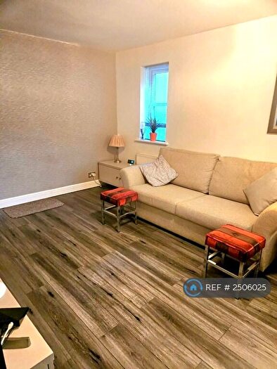 1 Bedroom Flat To Rent In Milliners Court, Loughton, IG10