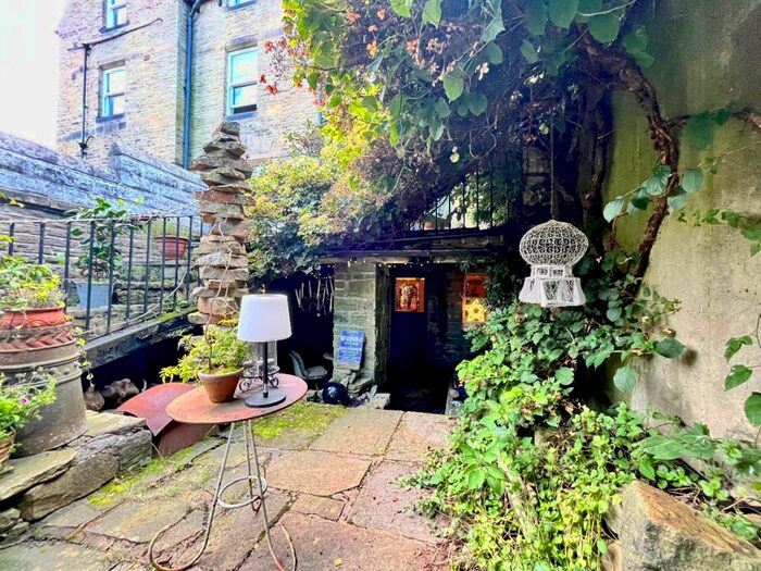 2 Bedroom Flat To Rent In Garden Flat, Westbourne Road, Sheffield, S10