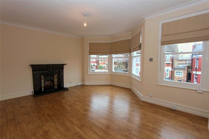 4 Bedroom Flat To Rent In Osborne Road, Palmers Green, London, N13