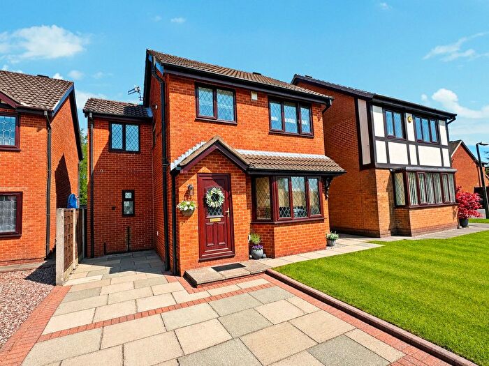 3 Bedroom Detached House For Sale In Saltergate Close, Bolton, BL3