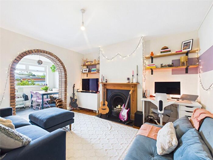 1 Bedroom Apartment For Sale In Vicarage Road, Bristol, BS3