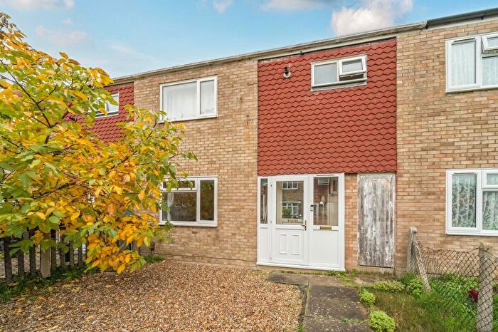 3 Bedroom Terraced House For Sale In Lembrook Walk, Aylesbury, HP21