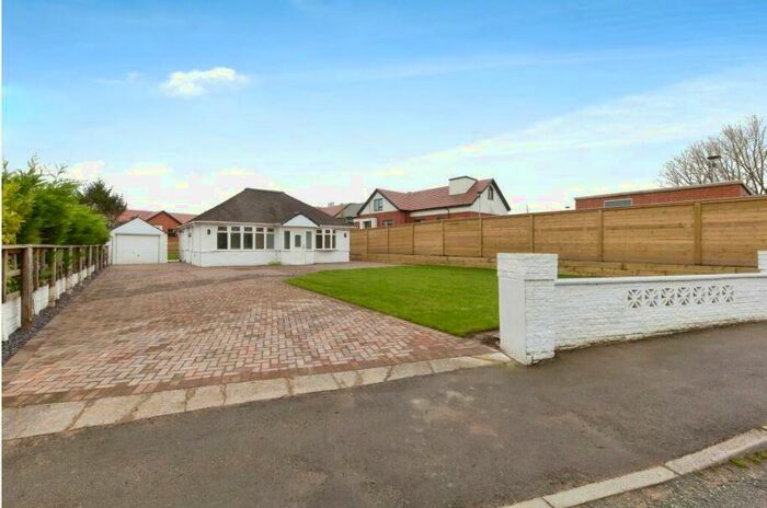 2 Bedroom Detached Bungalow To Rent In Crewe Road, CW2