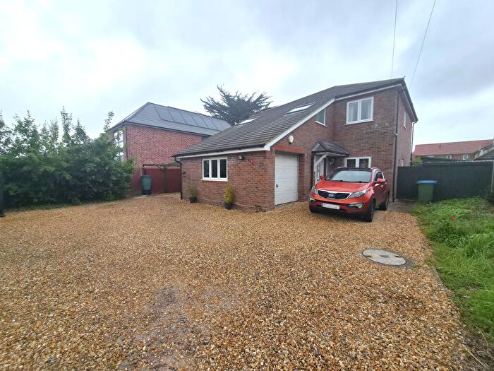 3 Bedroom Detached House To Rent In Warsash Road, Warsash, SO31