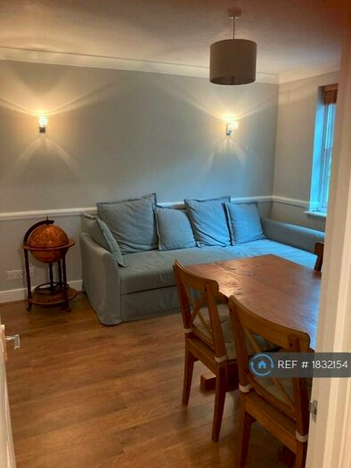 2 Bedroom Flat To Rent In Stapleton Hall Road, London, N4