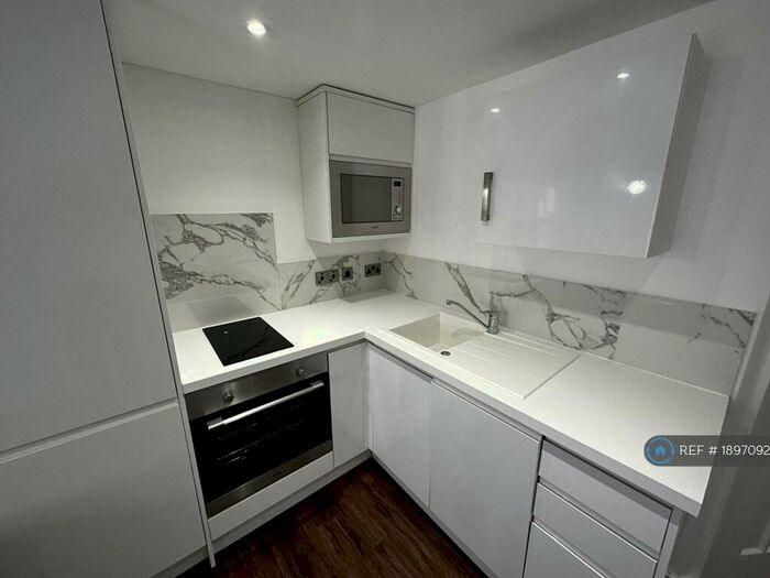 Studio To Rent In Clifton Road, Bristol, BS8