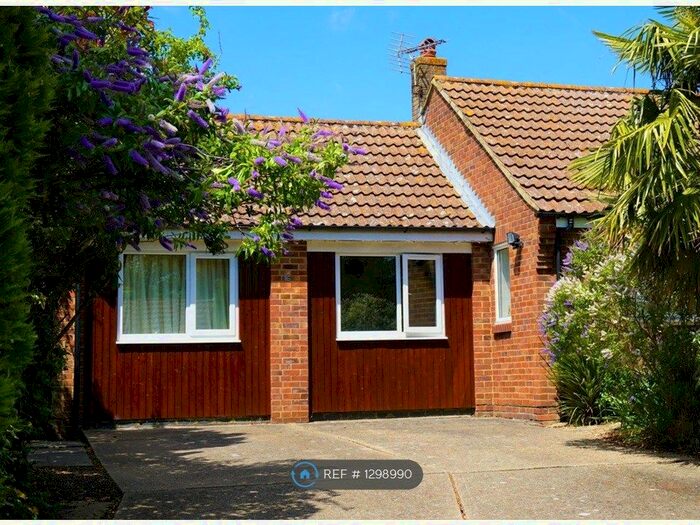 2 Bedroom Semi-Detached House To Rent In Glen Iris Close, Canterbury CT2