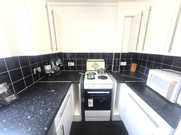 1 Bedroom Flat To Rent In Flat Heddington Gardens, Arnold, Nottingham, NG5