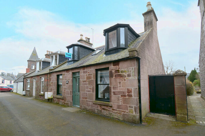 3 Bedroom End Of Terrace House For Sale In Conveth Place, Laurencekirk, AB30