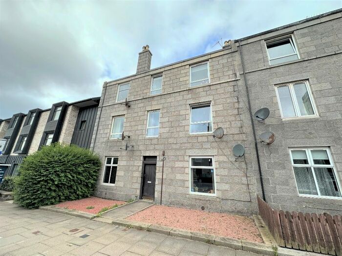 2 Bedroom Flat To Rent In Holburn Street, City Centre, Aberdeen, AB10