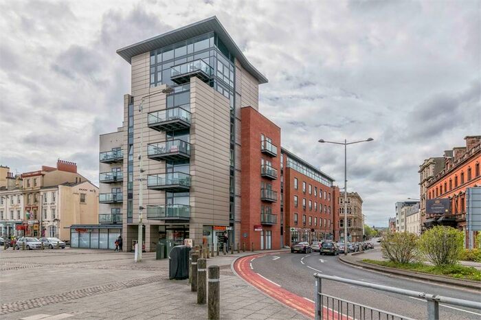 2 Bedroom Apartment To Rent In Bute Crescent, Cardiff, CF10