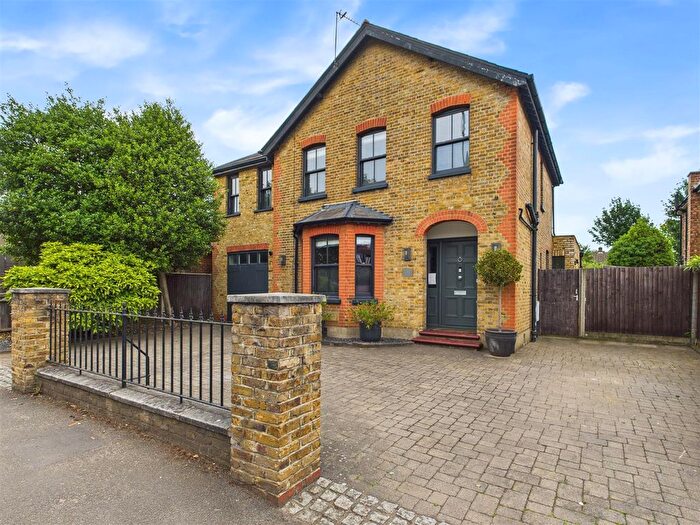 4 Bedroom Detached House For Sale In Hersham Road, Hersham, Walton-On-Thames, KT12