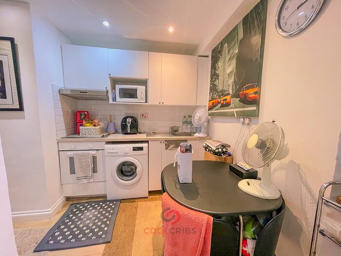 Studio To Rent In Westbourne Grove Terrace, Bayswater, W2