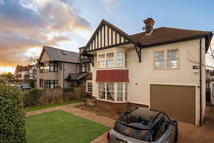 4 Bedroom Property For Sale In Sidmouth Road, London, NW2