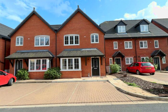 3 Bedroom Semi-Detached House To Rent In West Park Drive, Macclesfield, SK10