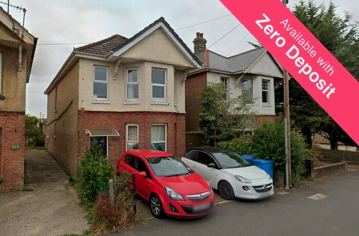 3 Bedroom Flat To Rent In Wallisdown Road, Poole, BH12