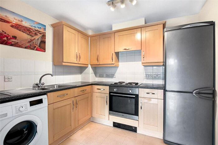 1 Bedroom Apartment For Sale In Kelvin Gate, Bracknell, Berkshire, RG12