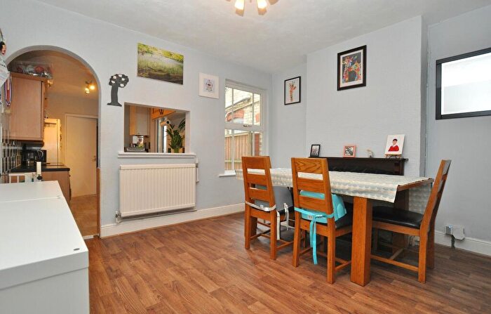 3 Bedroom Terraced House For Sale In Balmoral Road, Hitchin, SG5