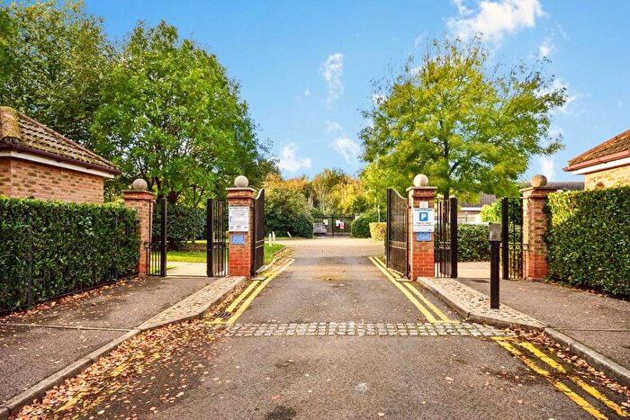 2 Bedroom Flat For Sale In Bodiam Court, Maidstone, Kent, ME16