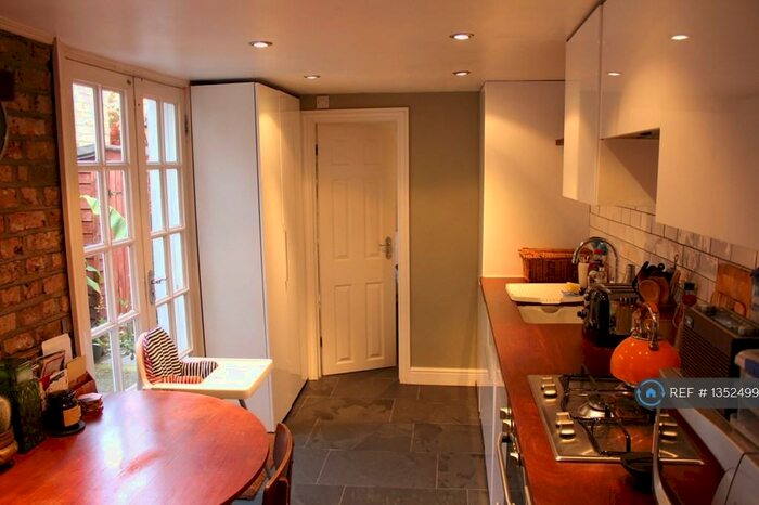 1 Bedroom Flat To Rent In Oriel Road, London, E9