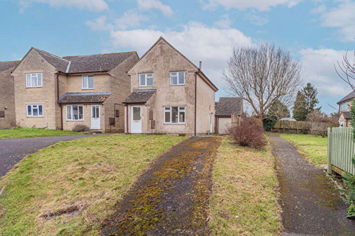 3 Bedroom Detached House For Sale In Longtree Close, Tetbury, GL8