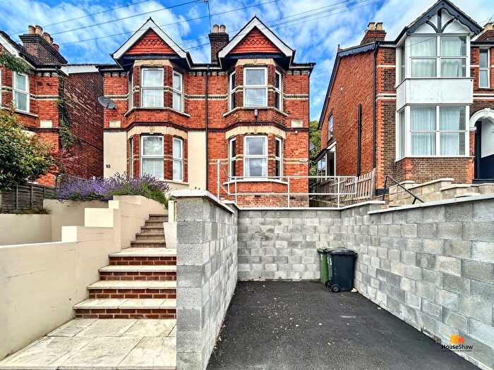 2 Bedroom Property To Rent In Totteridge Road, High Wycombe, HP13