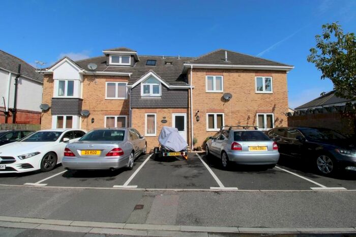 2 Bedroom Flat To Rent In Boscombe Grove Road, Bournemouth, BH1